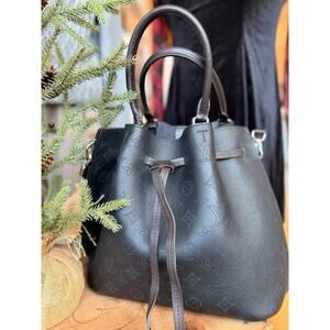 Louis Vuitton Girolata Mahina Leather Black Monogram Bucket Bag Tote Drawstring